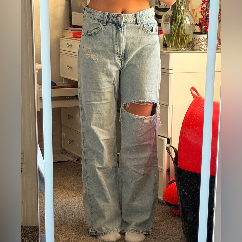 H&M Light Blue Distressed Women Jeans